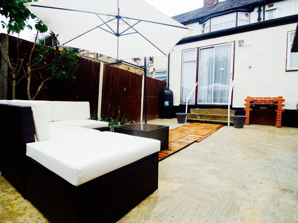 Gable Lodge London Bagian luar foto